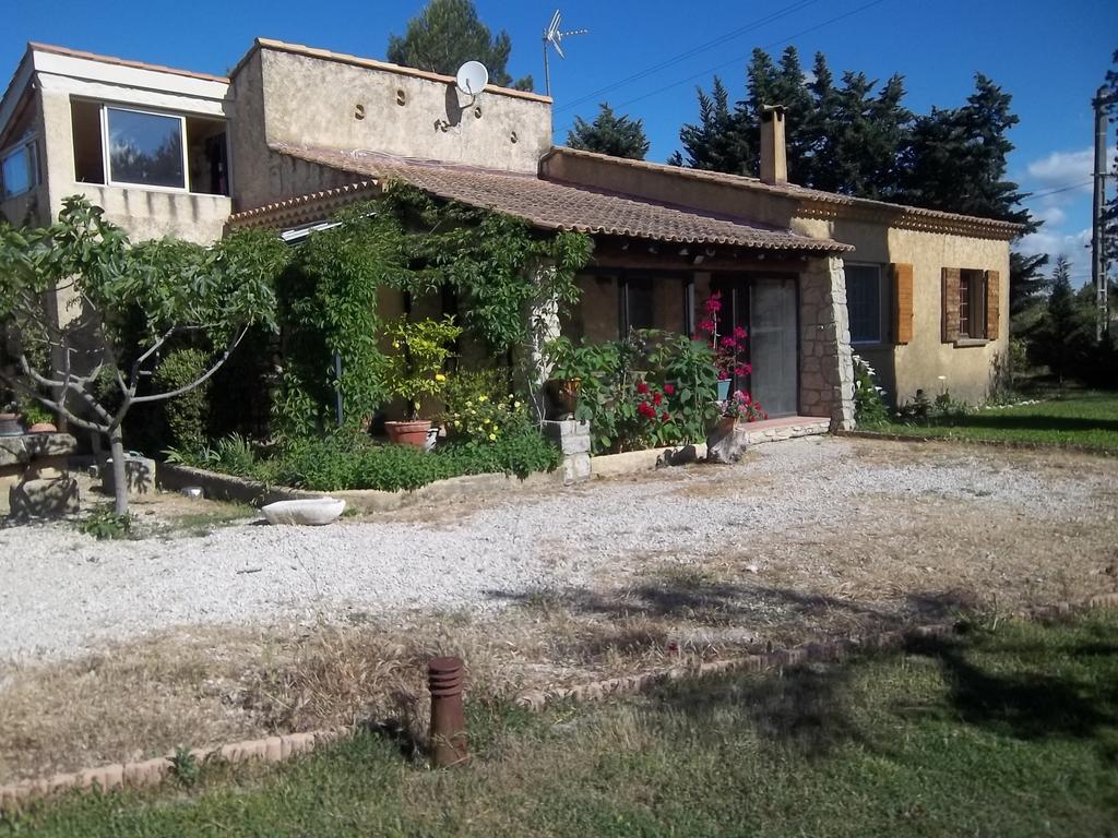 B&B Le Petit Frigouye Rochefort-du-Gard Exteriör bild
