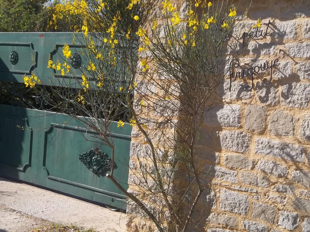 B&B Le Petit Frigouye Rochefort-du-Gard Exteriör bild