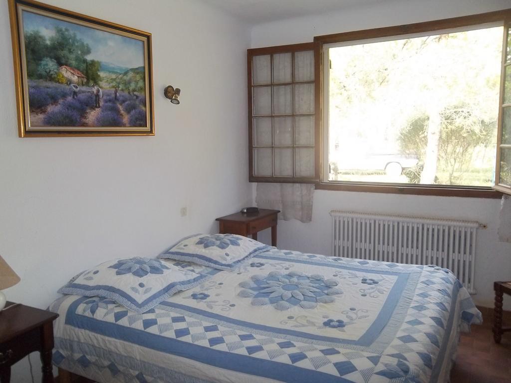 B&B Le Petit Frigouye Rochefort-du-Gard Rum bild