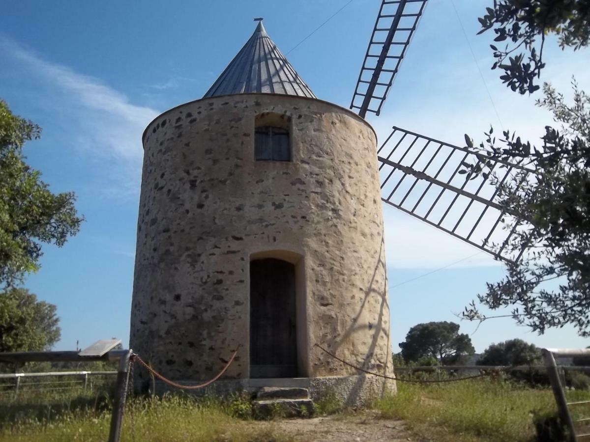 B&B Le Petit Frigouye Rochefort-du-Gard Exteriör bild